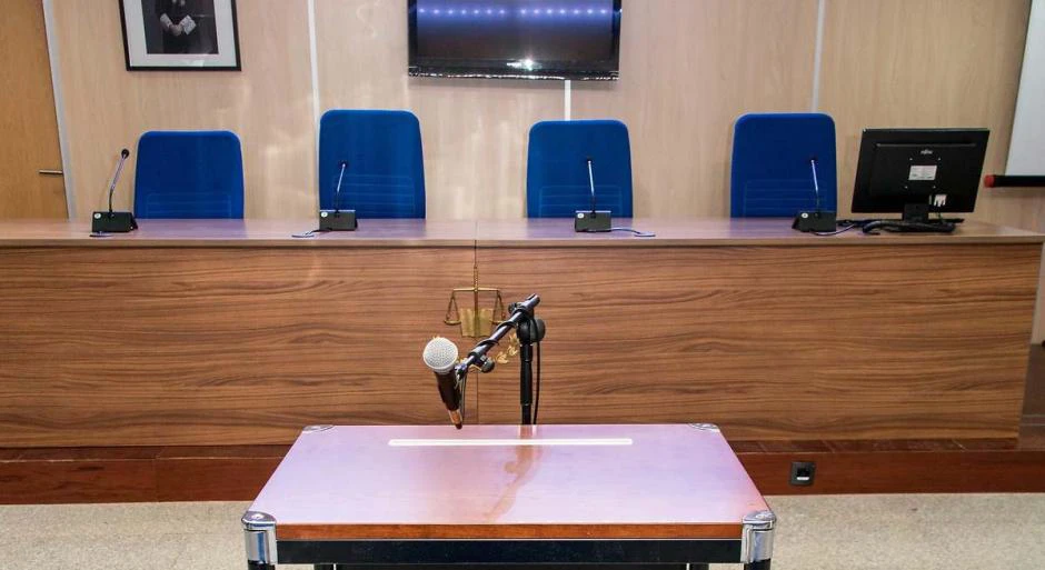 Los juzgados intentan retomar el servicio tras la caída de LexNET por el apagón
